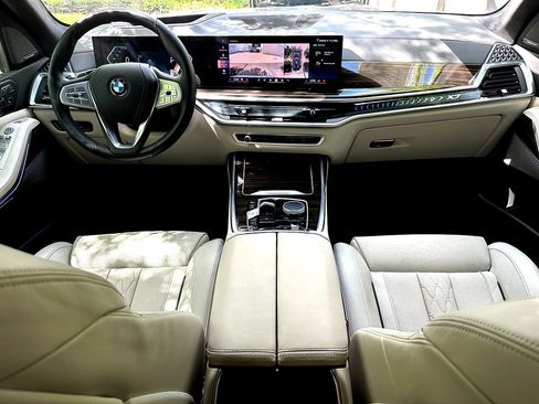 Certified 2025 BMW X7 xDrive40i w/ Premium Package AWD/4WD image 27
