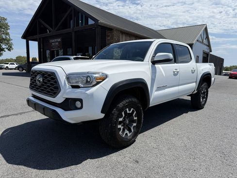 Used 2021 Toyota Tacoma TRD Off-Road RWD image 2