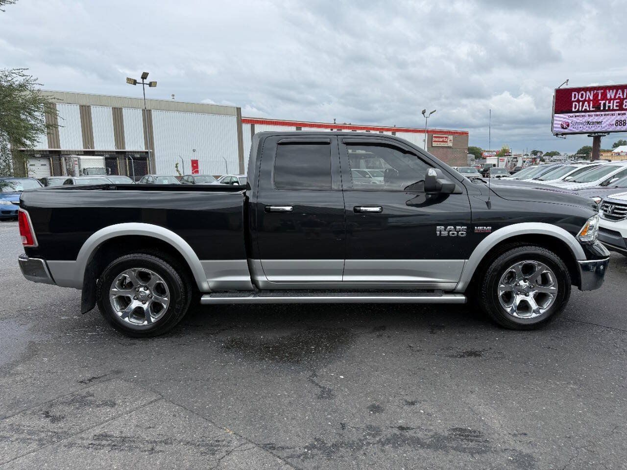 Used 2017 RAM 1500 Laramie w/ Convenience Group AWD/4WD image 4