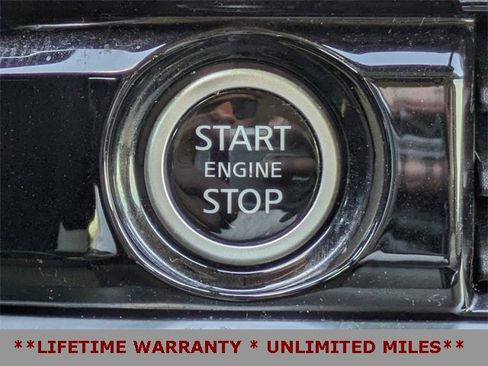 Used 2022 Nissan Pathfinder SV image 31