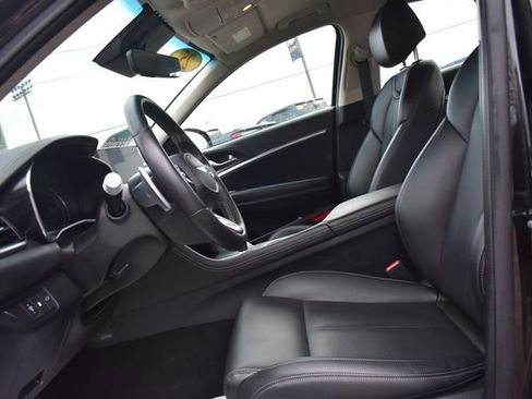 Used 2025 Genesis G70 2.5T image 21