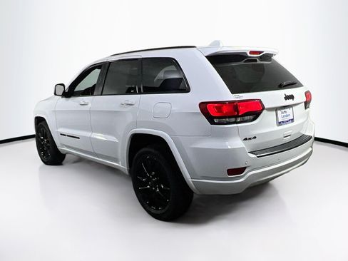 Used 2022 Jeep Grand Cherokee Laredo X AWD/4WD image 7