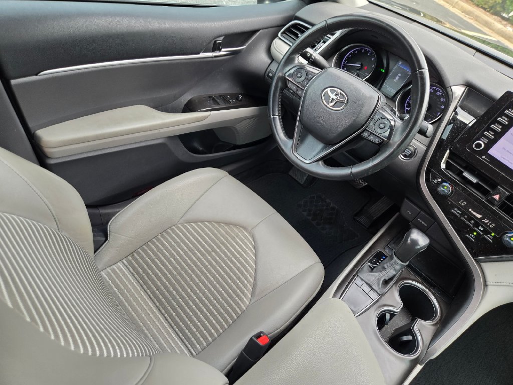 Used 2023 Toyota Camry SE w/ Convenience Package FWD image 15