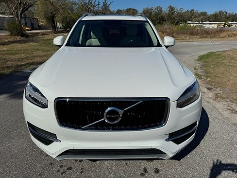 Used 2019 Volvo XC90 T5 Momentum image 2