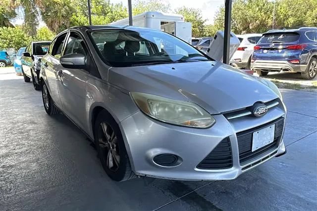 Used 2014 Ford Focus SE w/ Interior Protection Package FWD image 8