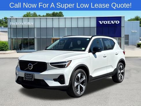 Used 2026 Volvo XC40 B5 Plus w/ Protection Package Premier AWD/4WD image 1