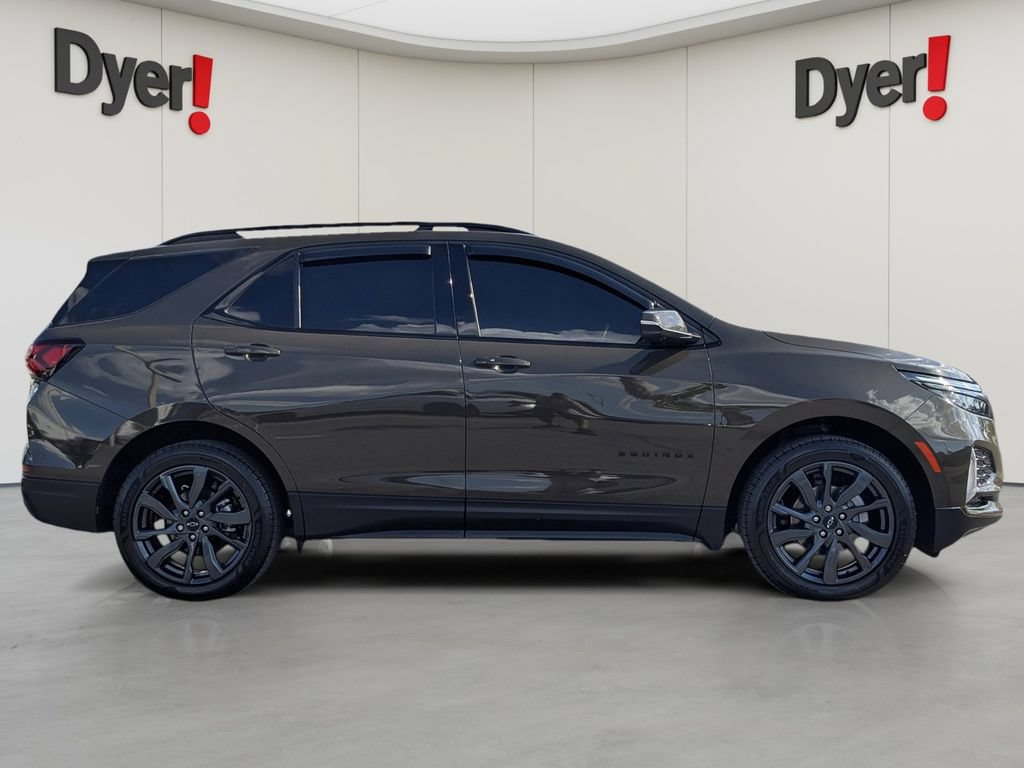 Certified 2023 Chevrolet Equinox RS FWD image 2