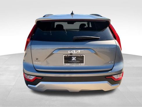 New 2026 Kia Niro LX image 3