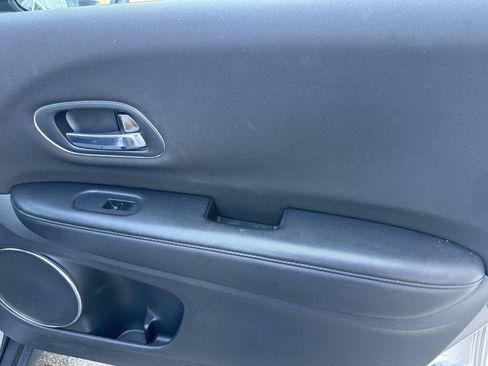 Used 2017 Honda HR-V EX image 15