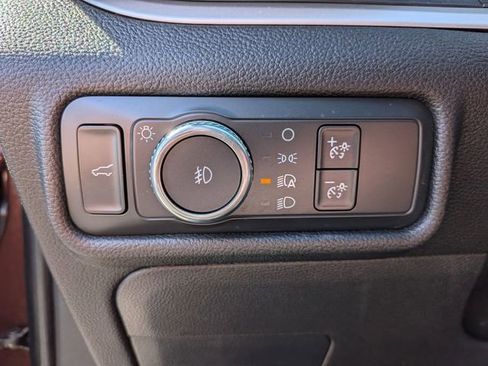 Used 2020 Ford Explorer XLT w/ Equipment Group 202A image 13