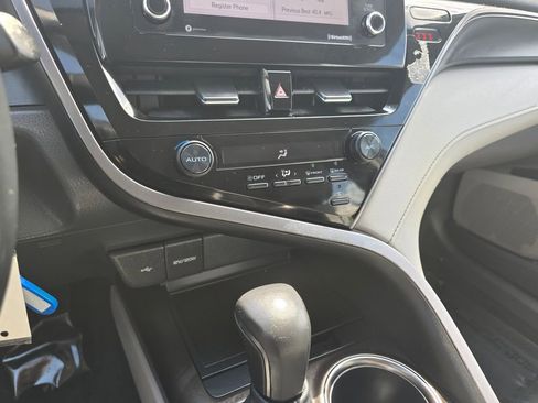 Used 2021 Toyota Camry SE image 24