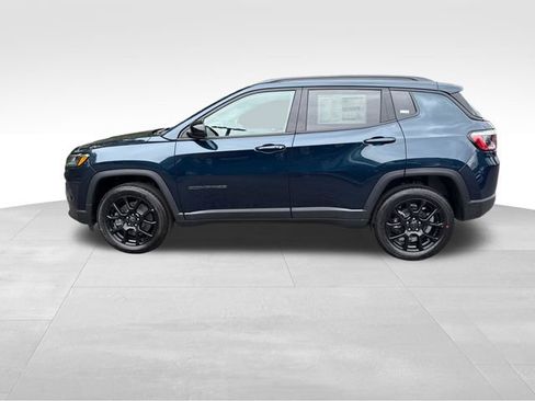 New 2026 Jeep Compass Latitude AWD/4WD image 4