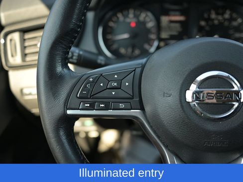 Used 2017 Nissan Rogue SV AWD/4WD image 25