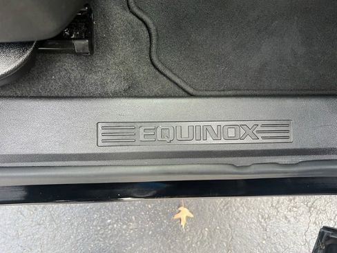 Used 2023 Chevrolet Equinox LT image 30