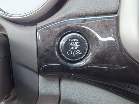 Used 2012 Jeep Grand Cherokee Laredo AWD/4WD image 12