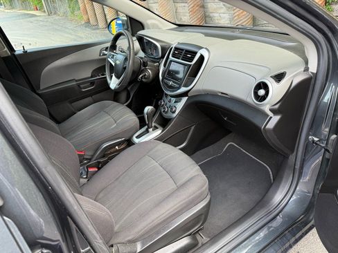 Used 2020 Chevrolet Sonic LT image 33