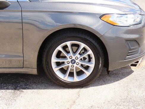 Used 2020 Ford Fusion SE image 9