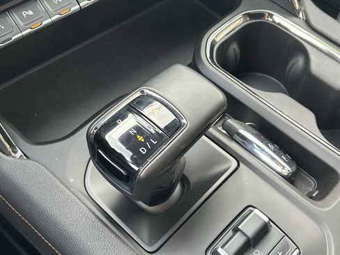 Used 2024 GMC Sierra 1500 AT4 w/ Technology Package image 15