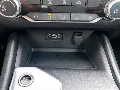 Used 2025 Nissan Altima 2.5 SV FWD image 32