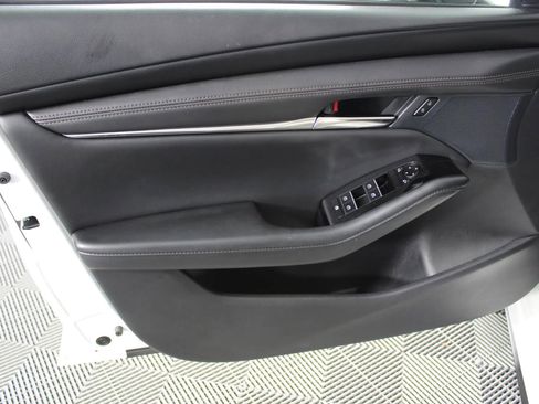 Used 2024 MAZDA MAZDA3 s image 40