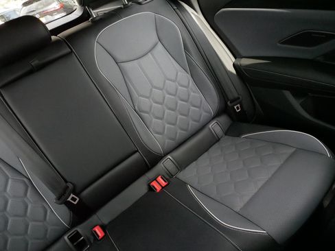 Certified 2025 Volkswagen Tiguan SEL R-Line AWD/4WD image 14