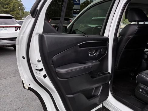 Used 2023 Honda Pilot Elite image 46