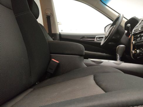 Used 2017 Nissan Pathfinder S FWD image 21