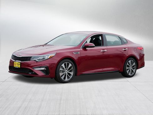 Certified 2019 Kia Optima S image 3