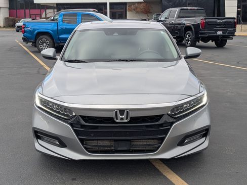 Used 2019 Honda Accord Touring image 9