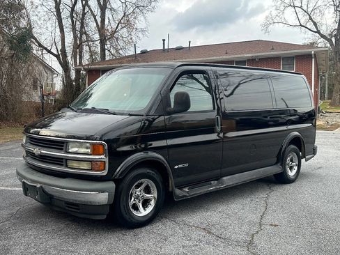 Used 2002 Chevrolet Express 1500 image 1