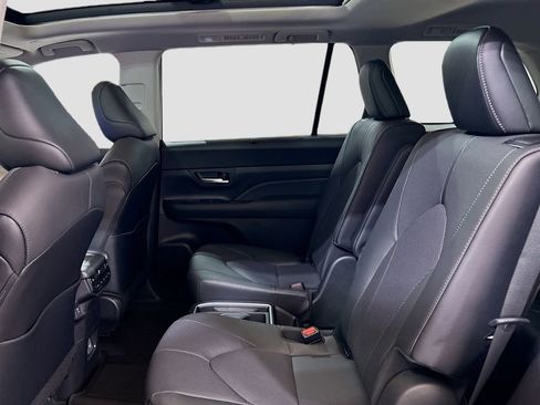 New 2026 Toyota Grand Highlander AWD Hybrid image 25