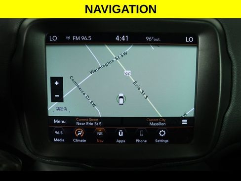 Used 2023 Jeep Renegade Latitude AWD/4WD image 3