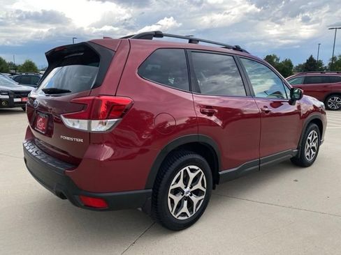 Used 2021 Subaru Forester Premium AWD/4WD image 4