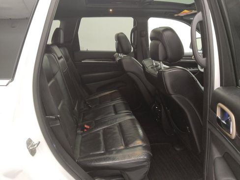 Used 2017 Jeep Grand Cherokee Overland image 19