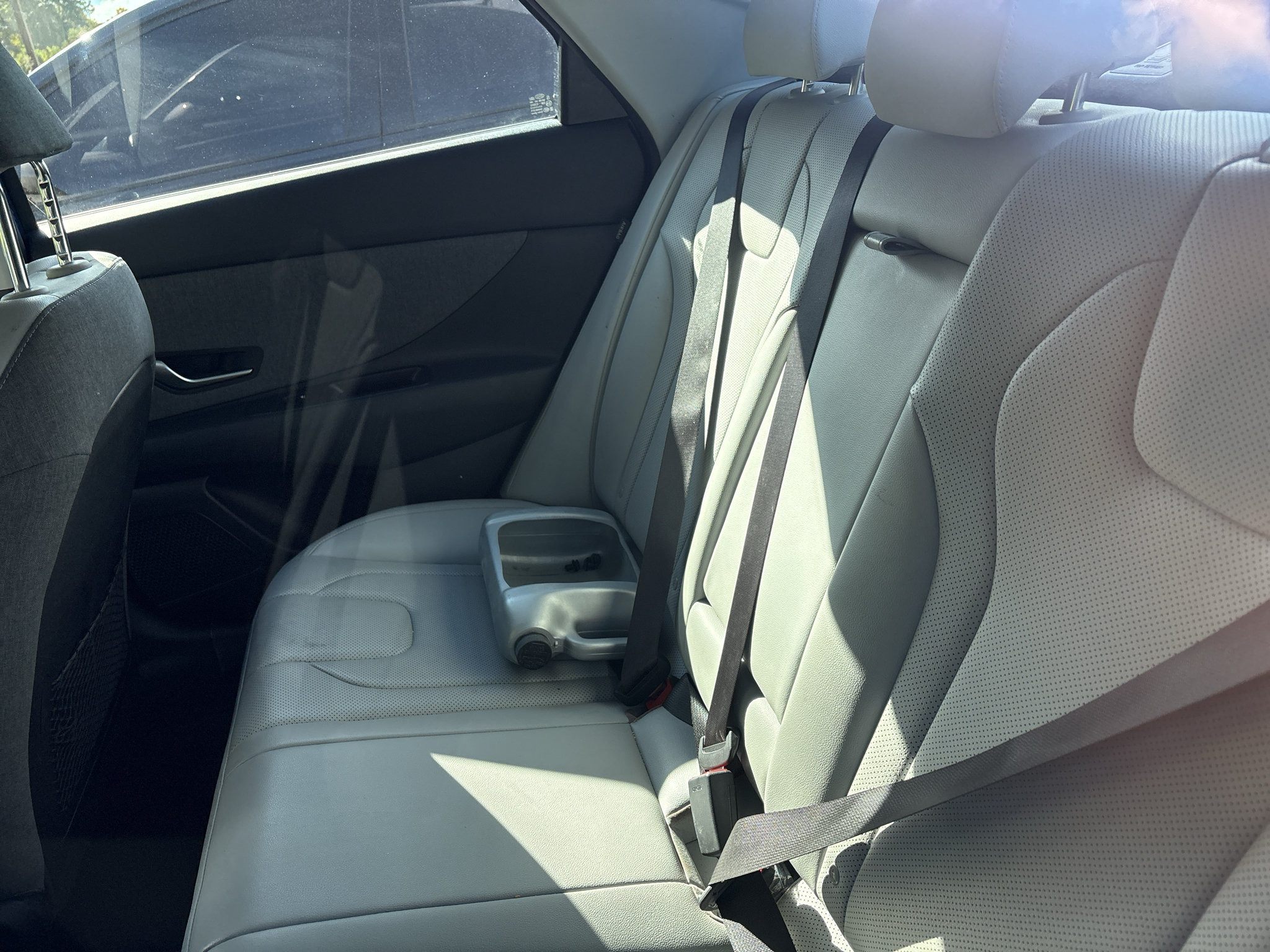Used 2025 Hyundai Elantra Limited FWD image 4