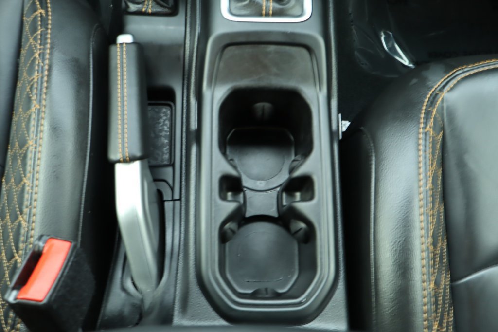 Used 2022 Jeep Wrangler Unlimited Sahara AWD/4WD image 32