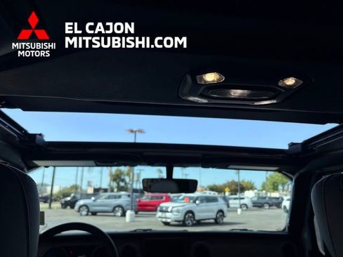Used 2023 Jeep Wrangler Unlimited Sahara AWD/4WD image 23