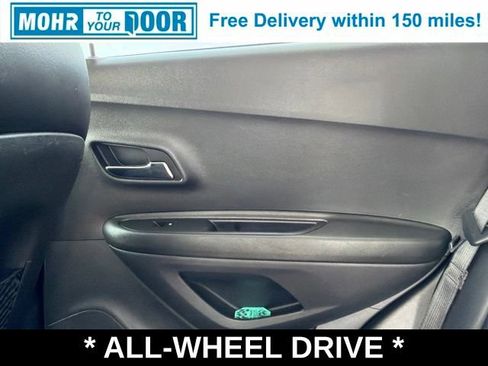 Used 2021 Chevrolet Trax LT AWD/4WD image 43