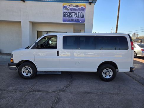 Used 2014 Chevrolet Express 2500 LT w/ LT Preferred Equipment Group image 2