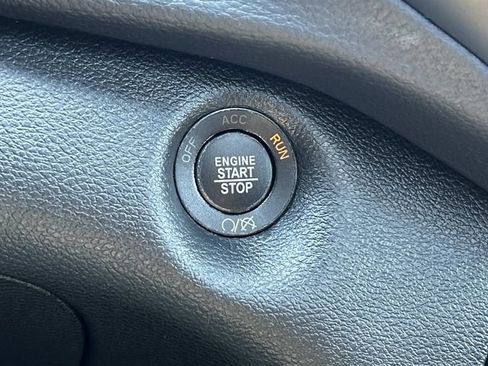 Used 2019 Jeep Cherokee High Altitude AWD/4WD image 25