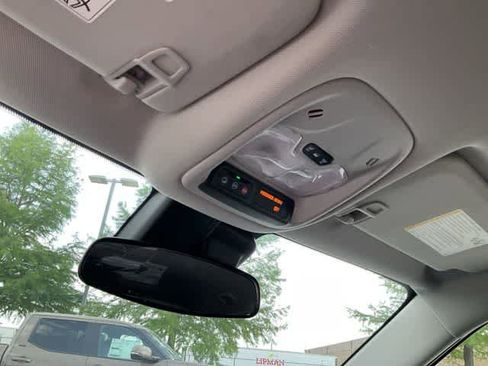 Used 2025 Chevrolet TrailBlazer LT FWD image 24