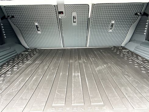 New 2026 Land Rover Defender 110 X-Dynamic SE AWD/4WD image 12
