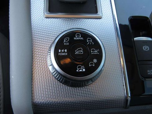 Used 2025 Mitsubishi Outlander SEL AWD/4WD image 23