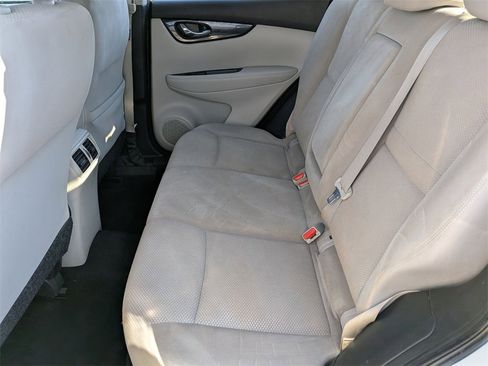 Used 2018 Nissan Rogue Sport SV image 16