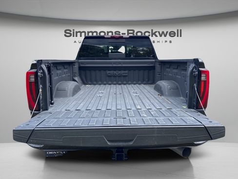 Used 2025 GMC Sierra 3500 Denali w/ Denali Reserve Package AWD/4WD image 9