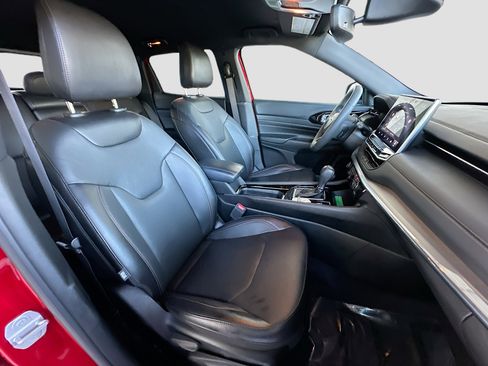 Used 2023 Jeep Compass Limited image 28