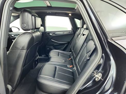 Used 2022 Porsche Macan image 26