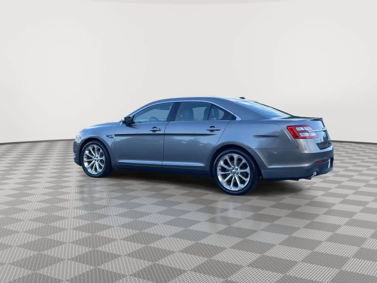 Used 2013 Ford Taurus Limited FWD image 6