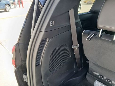 New 2026 Chrysler Pacifica Limited w/ Uconnect Theater Family Group FWD image 24