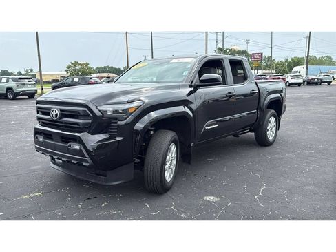 Certified 2024 Toyota Tacoma SR5 AWD/4WD image 3